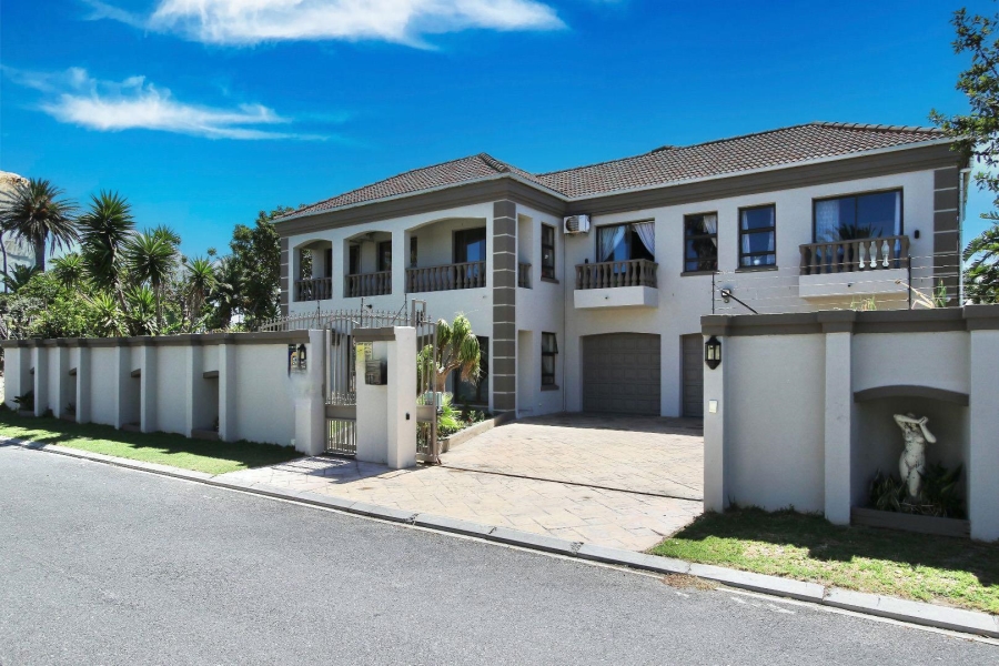 6 Bedroom Property for Sale in Sunset Beach Western Cape